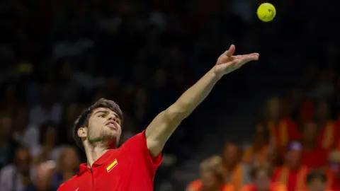 Davis Cup: Spain in deciding doubles rubber v Netherlands

S