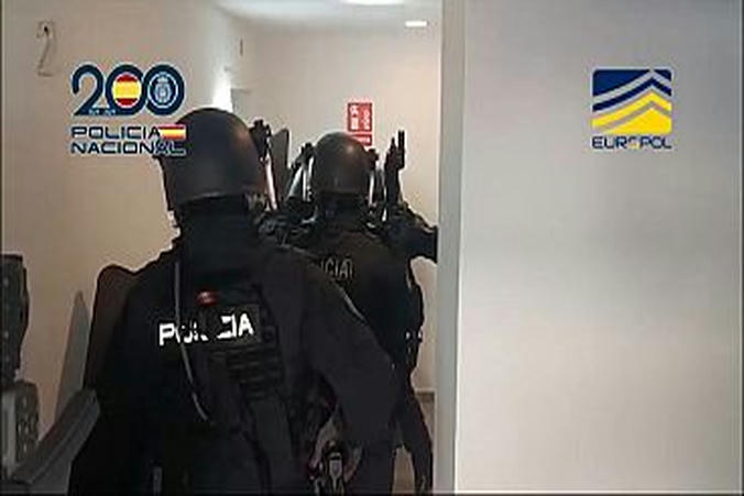 Spanish police arrest gang members accused of recruiting min