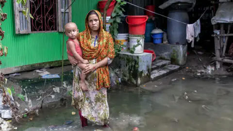 Vatican in row at climate talks over gender rights

Charitie