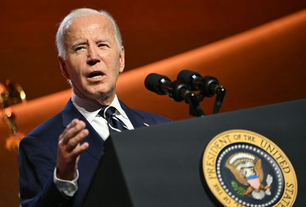 Biden inks billion-dollar climate deals to foil Trump rollba